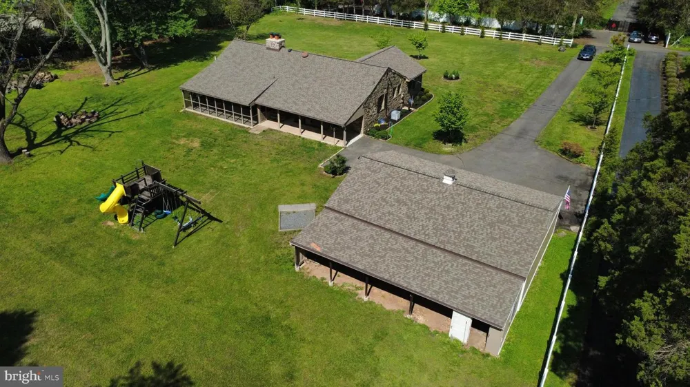 15027 BRADDOCK ROAD Centreville, VA 20120
