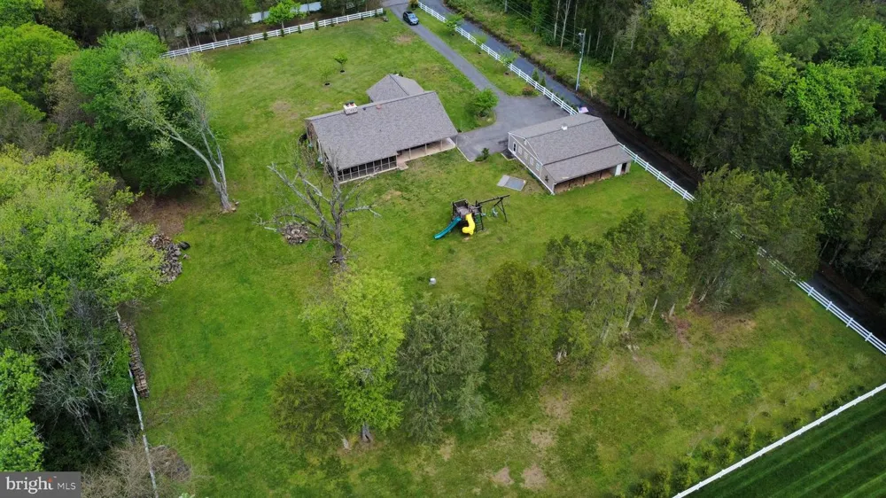 15027 BRADDOCK ROAD Centreville, VA 20120