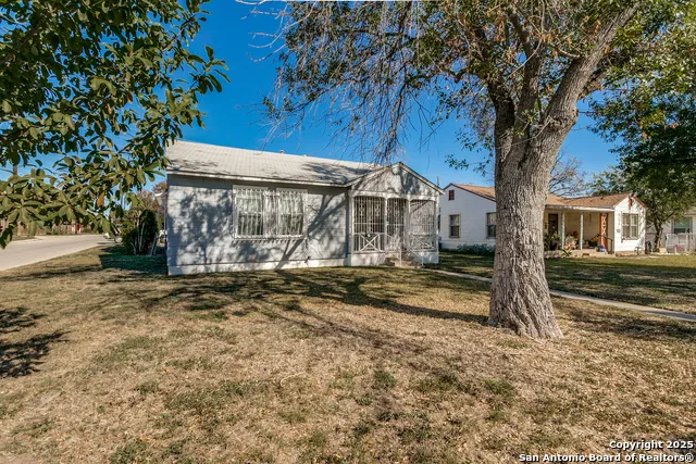 2643 W Craig Pl San Antonio, TX 78228