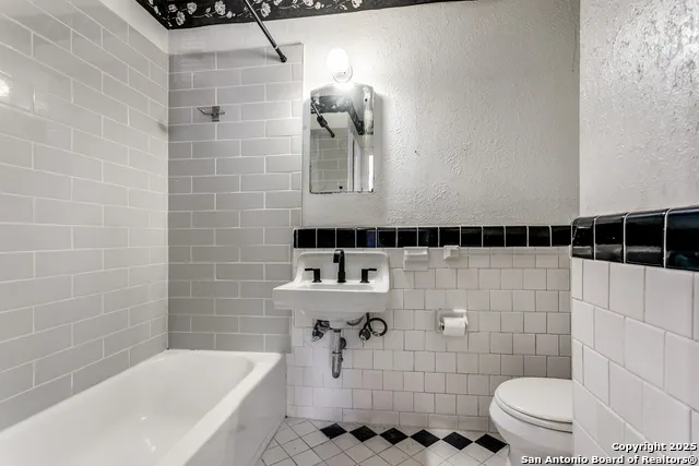 2643 W Craig Pl San Antonio, TX 78228