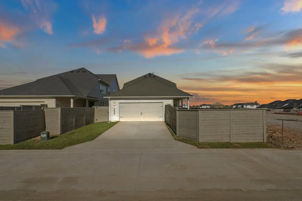 2424 Trailrunner Drive Celina, TX 75009