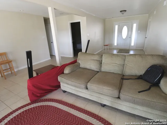 980 Pebble Beach Dr NW Lakehills, TX 78063