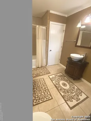 980 Pebble Beach Dr NW Lakehills, TX 78063