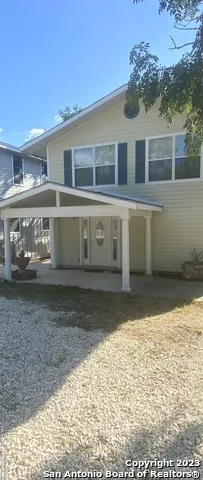 980 Pebble Beach Dr NW Lakehills, TX 78063
