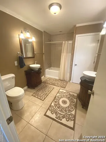 980 Pebble Beach Dr NW Lakehills, TX 78063