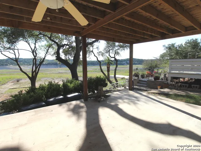 980 Pebble Beach Dr NW Lakehills, TX 78063