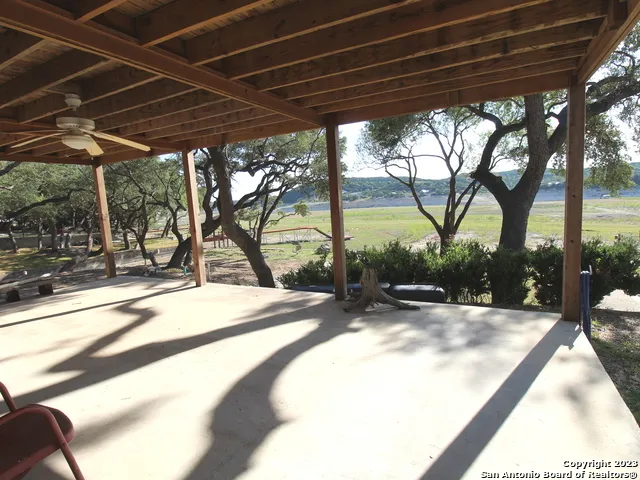 980 Pebble Beach Dr NW Lakehills, TX 78063
