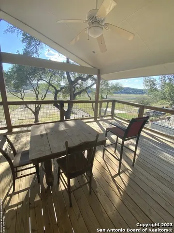 980 Pebble Beach Dr NW Lakehills, TX 78063