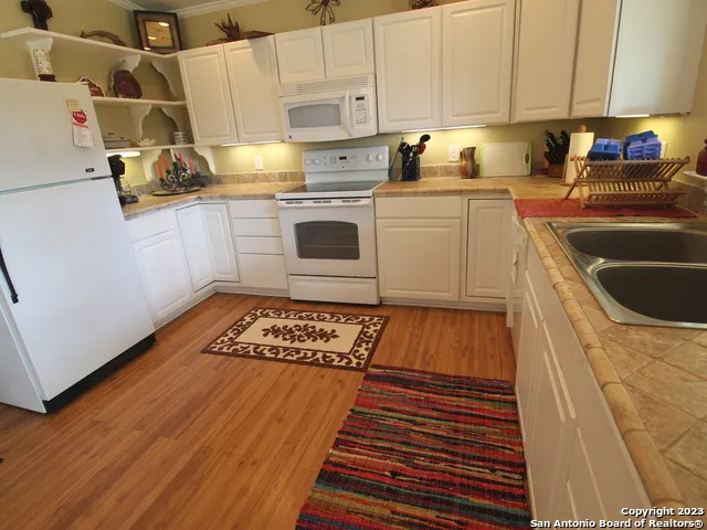 980 Pebble Beach Dr NW Lakehills, TX 78063
