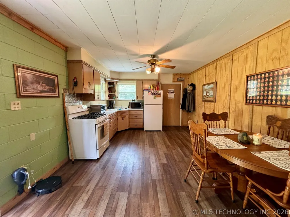 31891 E 695 WAY Wagoner, OK 74467