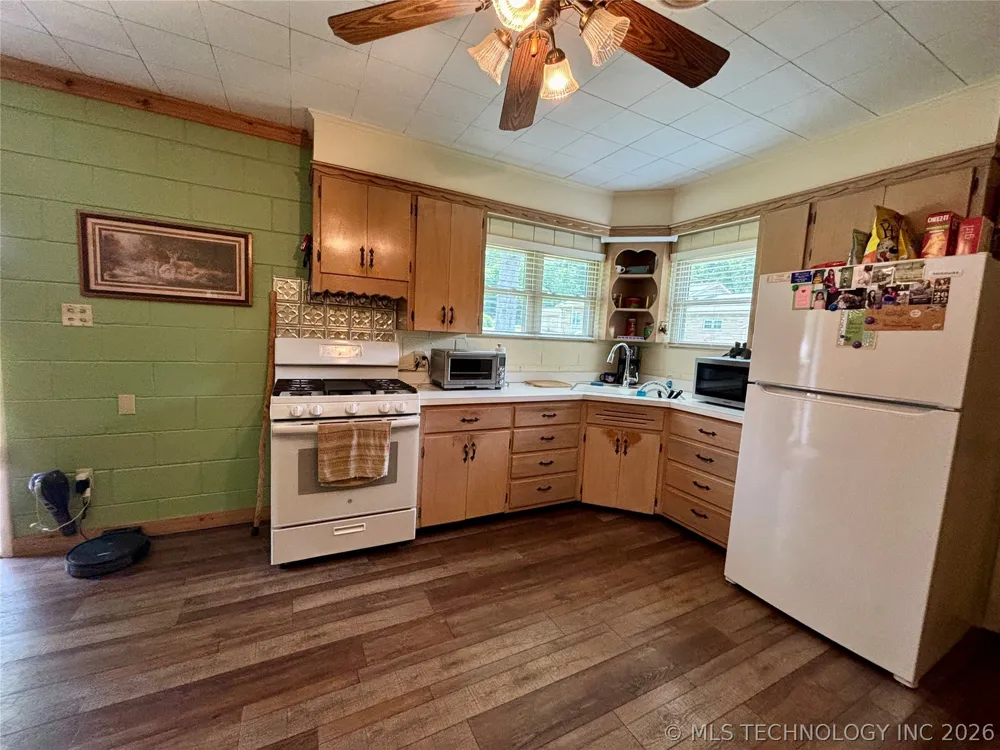 31891 E 695 WAY Wagoner, OK 74467