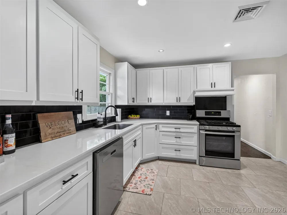 3618 Henrietta Avenue Bartlesville, OK 74006