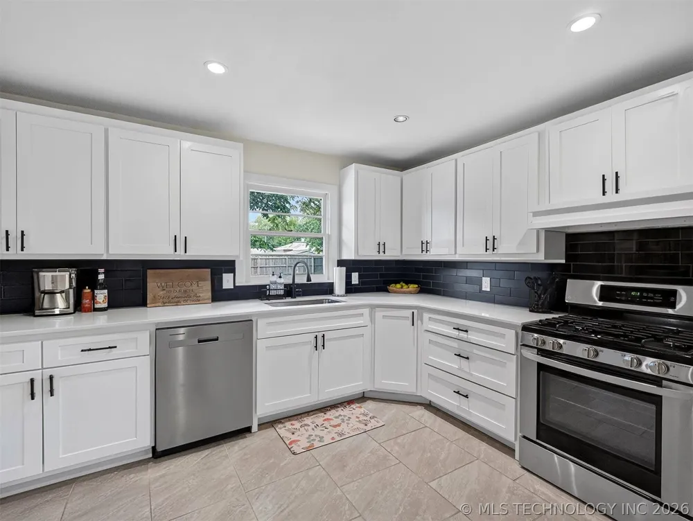 3618 Henrietta Avenue Bartlesville, OK 74006