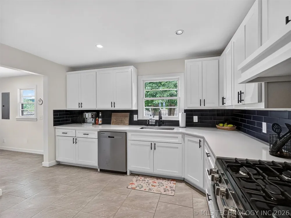 3618 Henrietta Avenue Bartlesville, OK 74006