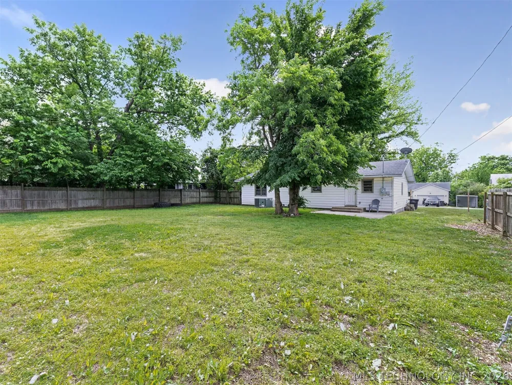 3618 Henrietta Avenue Bartlesville, OK 74006