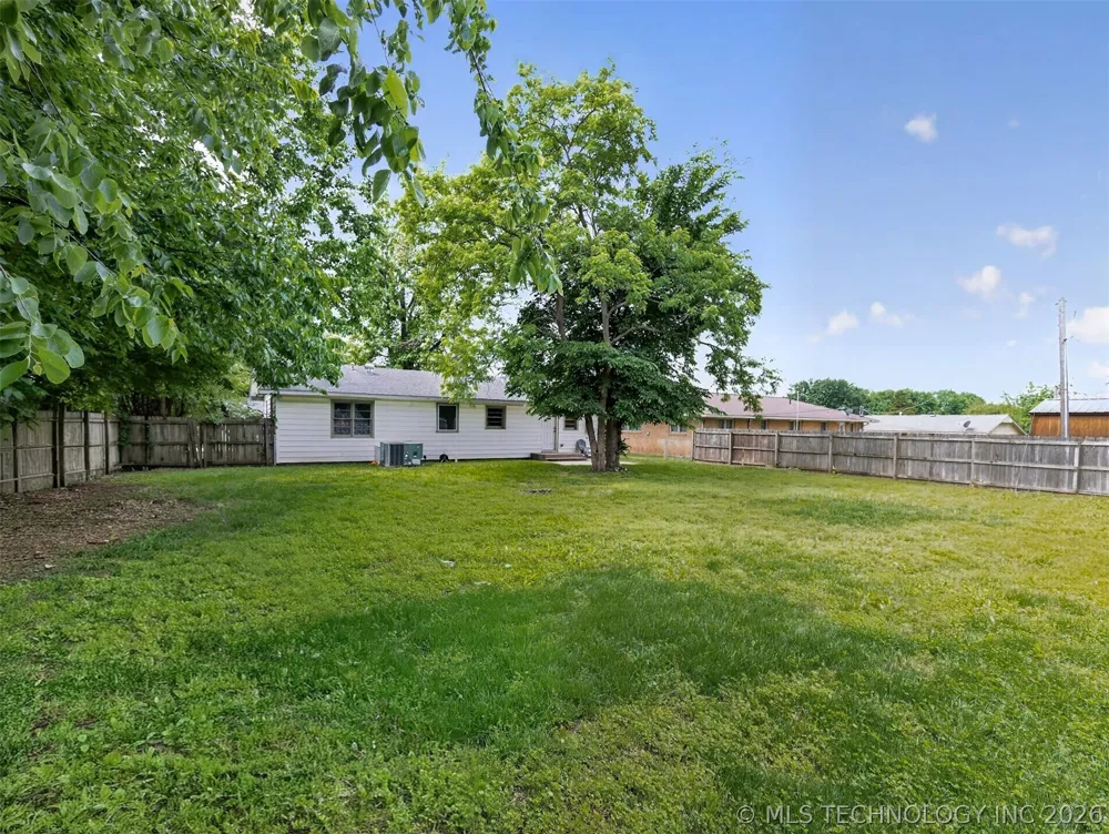 3618 Henrietta Avenue Bartlesville, OK 74006