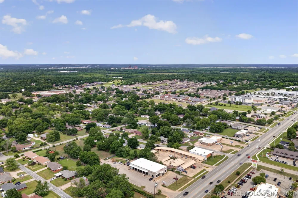 3618 Henrietta Avenue Bartlesville, OK 74006