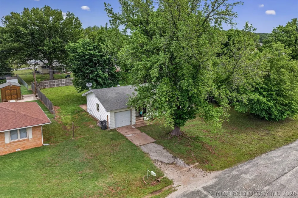 3618 Henrietta Avenue Bartlesville, OK 74006