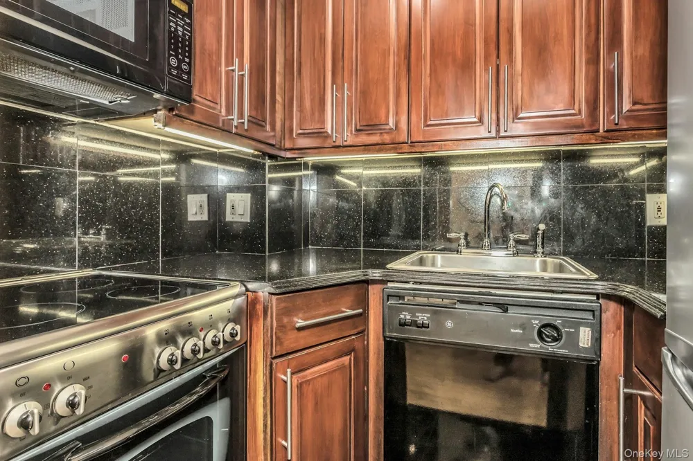 2 Tudor City Place #3M-South New York (Manhattan), NY 10017