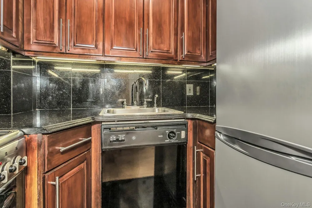 2 Tudor City Place #3M-South New York (Manhattan), NY 10017