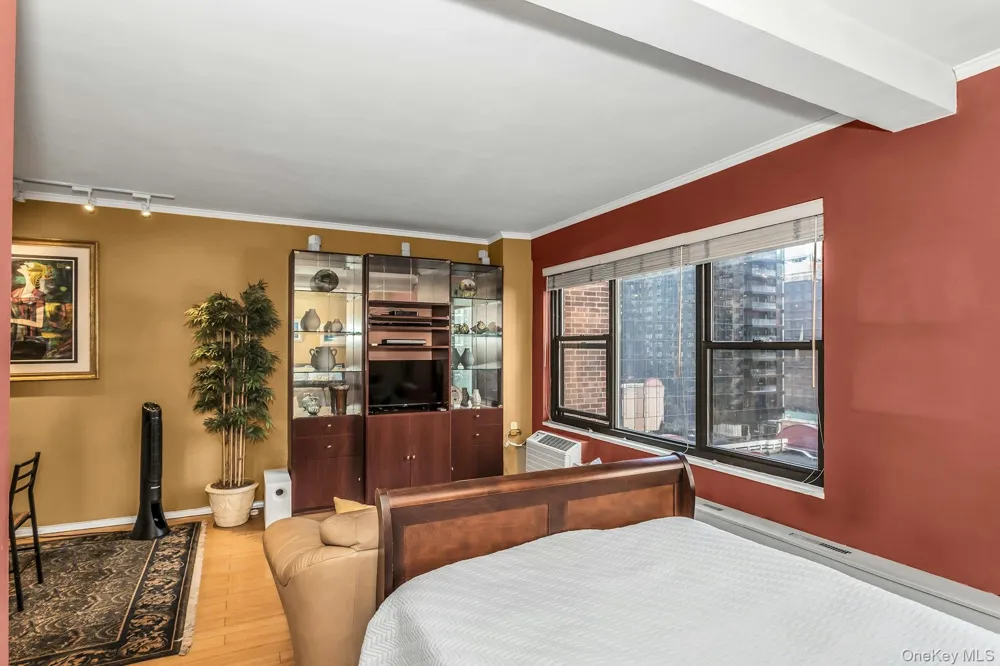 2 Tudor City Place #3M-South New York (Manhattan), NY 10017
