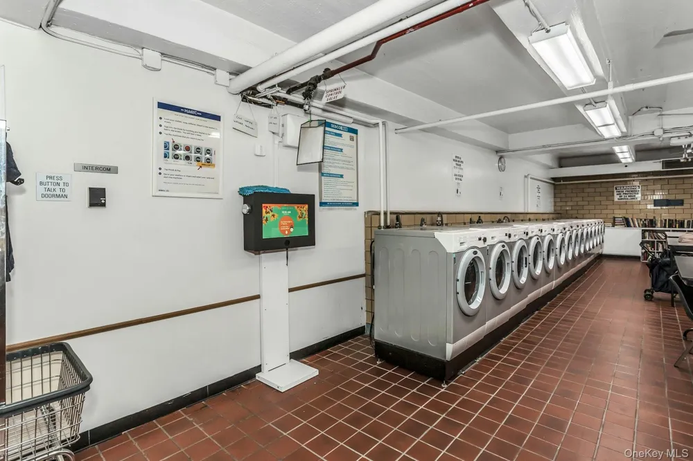 2 Tudor City Place #3M-South New York (Manhattan), NY 10017