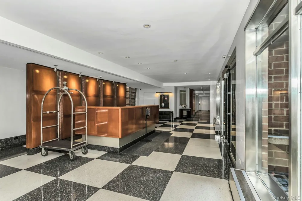 2 Tudor City Place #3M-South New York (Manhattan), NY 10017