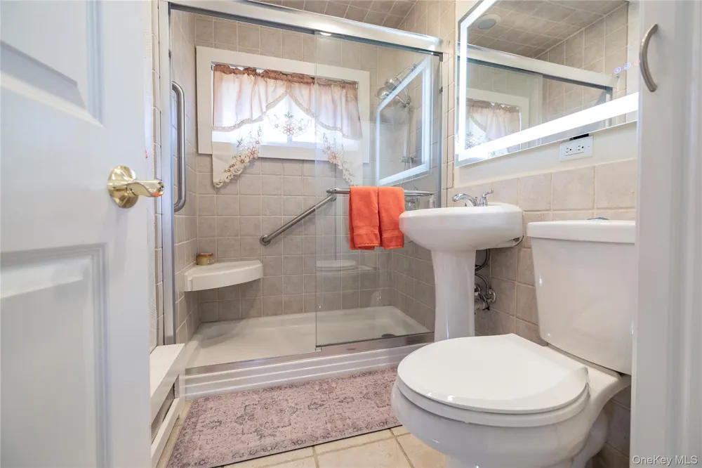 12 Link Lane Hicksville, NY 11801