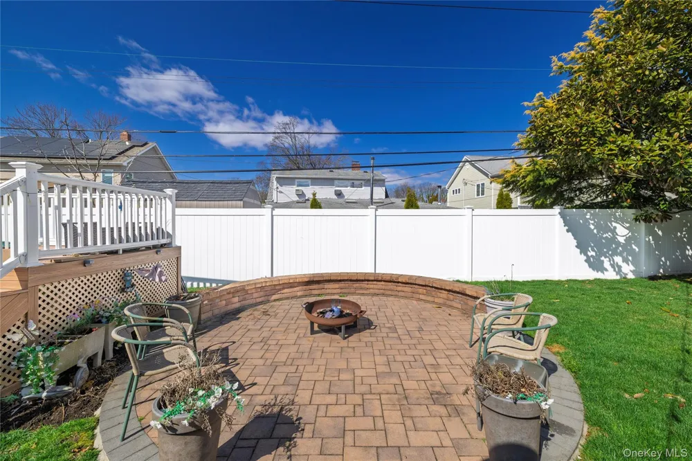 12 Link Lane Hicksville, NY 11801