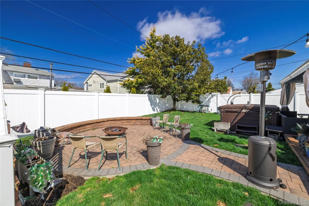 12 Link Lane Hicksville, NY 11801