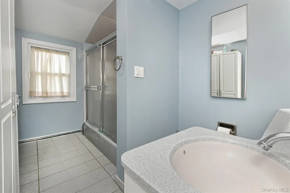 12 Link Lane Hicksville, NY 11801