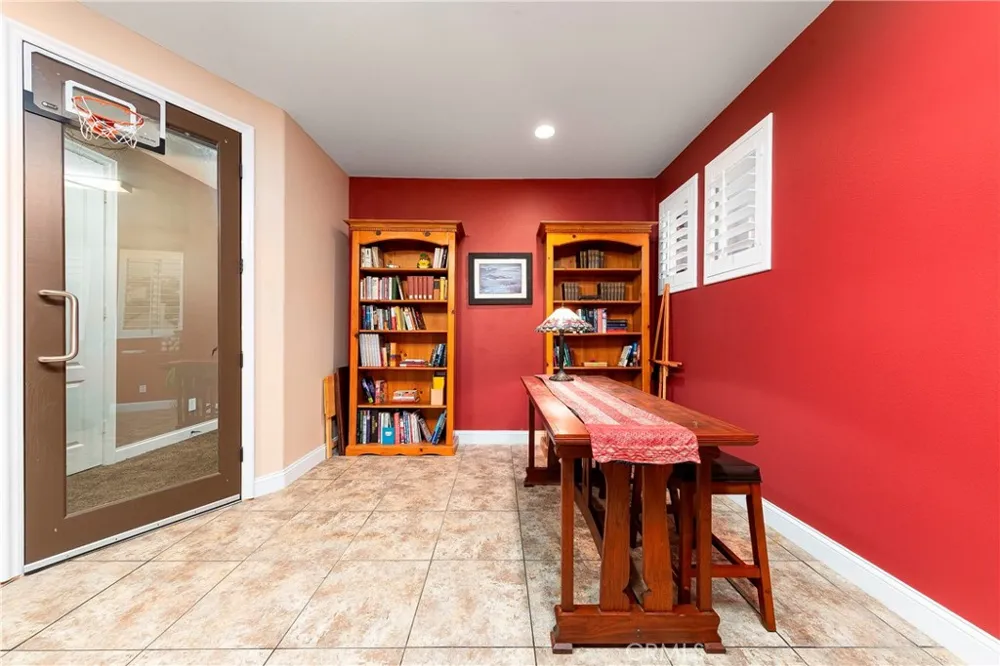 29161 Harmony Way Saugus, CA 91390