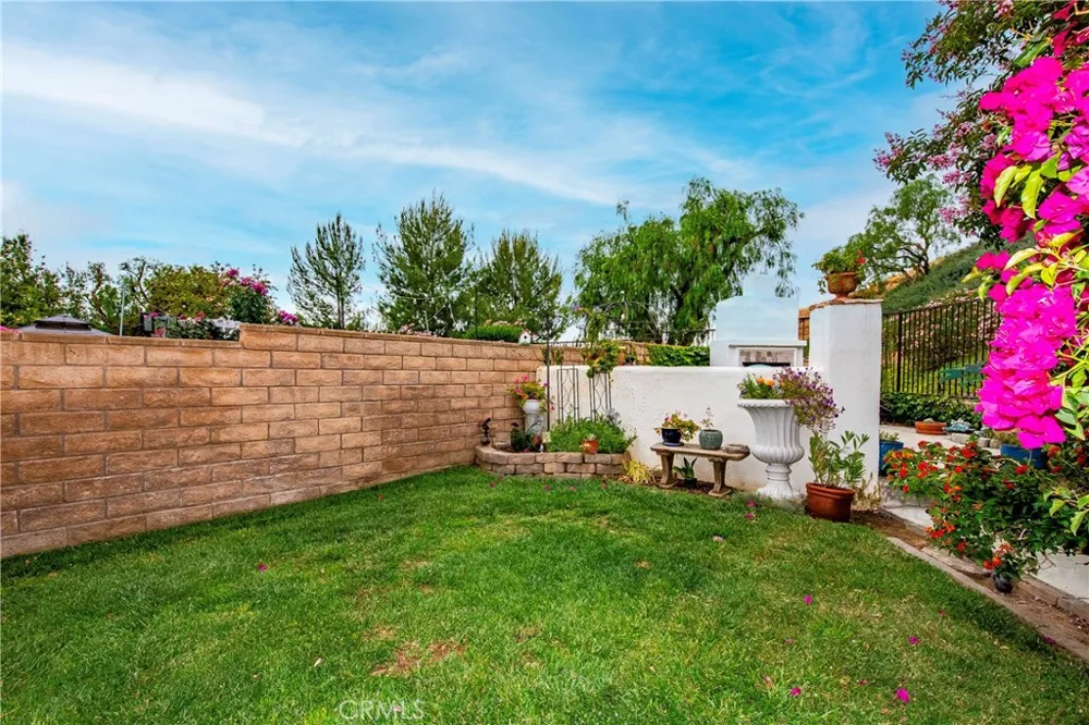 29161 Harmony Way Saugus, CA 91390