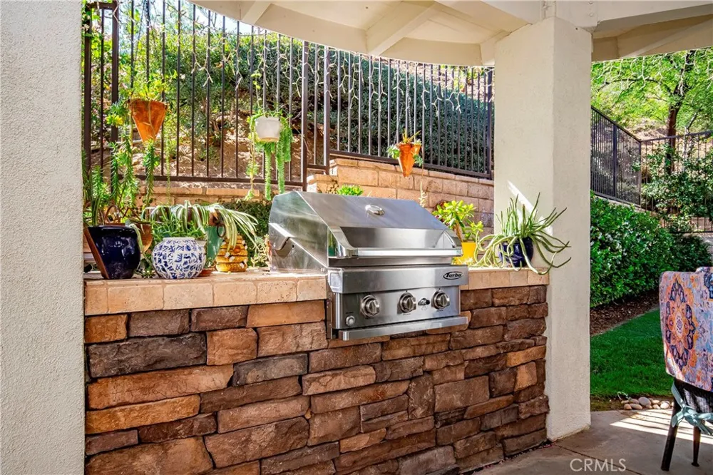 29161 Harmony Way Saugus, CA 91390