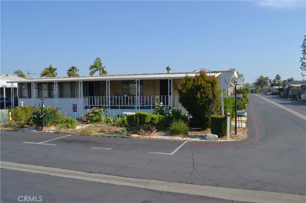 1630 S Barranca Avenue #102 Glendora, CA 91740