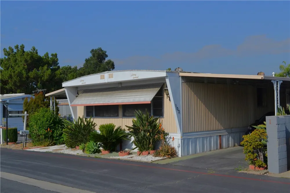 1630 S Barranca Avenue #102 Glendora, CA 91740