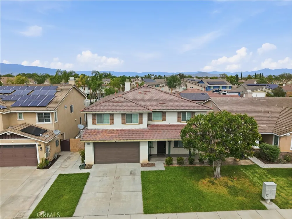 6710 Black Hawk Road Eastvale, CA 92880