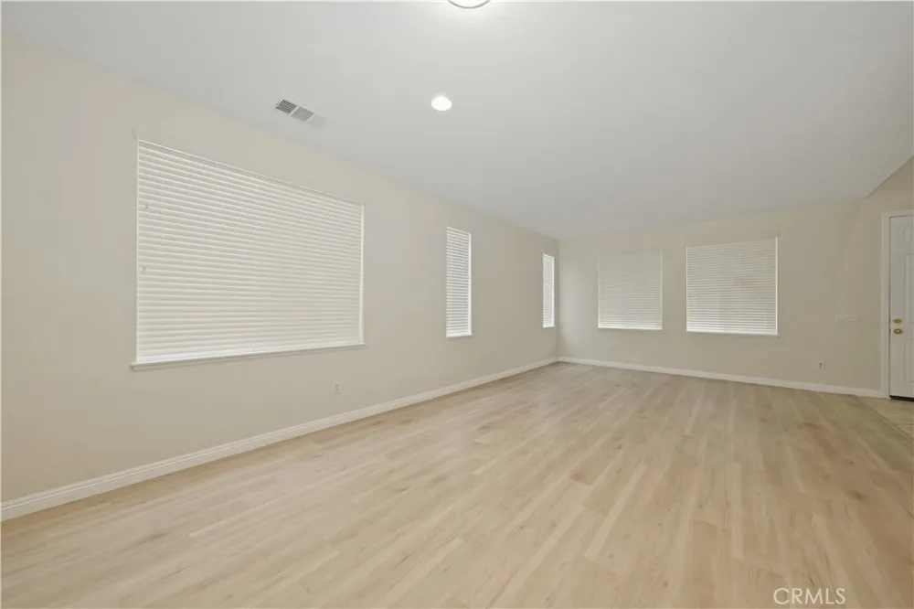 6710 Black Hawk Road Eastvale, CA 92880