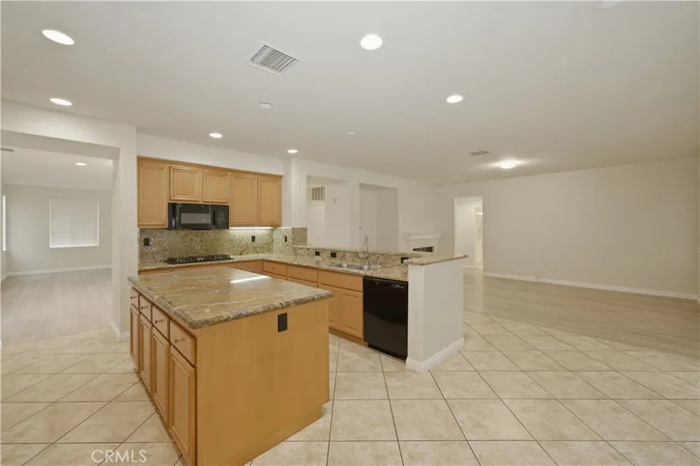 6710 Black Hawk Road Eastvale, CA 92880