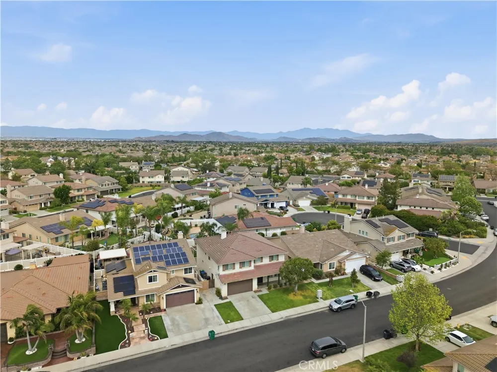 6710 Black Hawk Road Eastvale, CA 92880