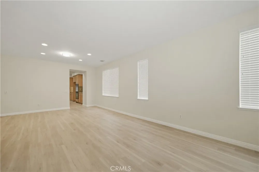 6710 Black Hawk Road Eastvale, CA 92880