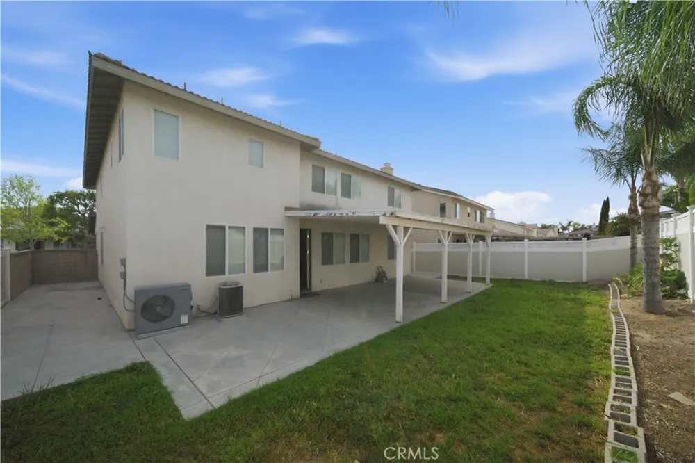 6710 Black Hawk Road Eastvale, CA 92880