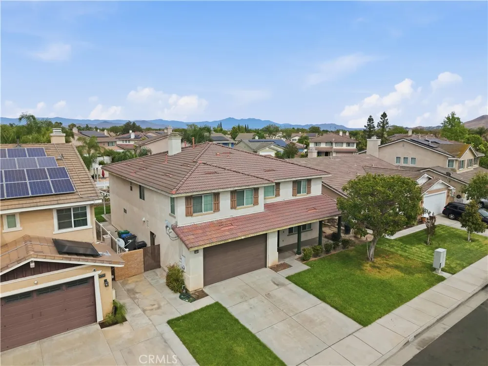 6710 Black Hawk Road Eastvale, CA 92880