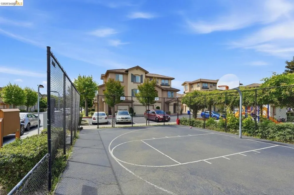 214 Carmel ST San Pablo, CA 94806