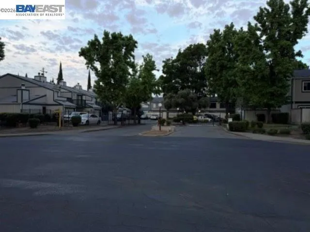 299 Shasta Dr #29 Vacaville, CA 95687
