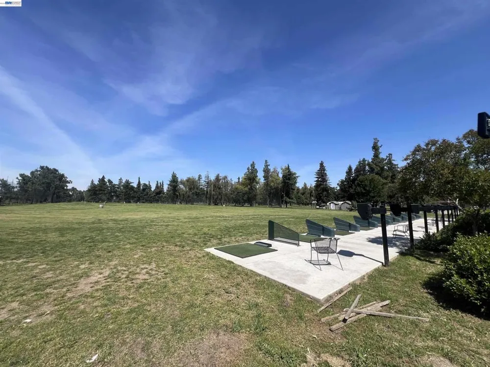 17051 Escalon Bellota Rd Escalon, CA 95320