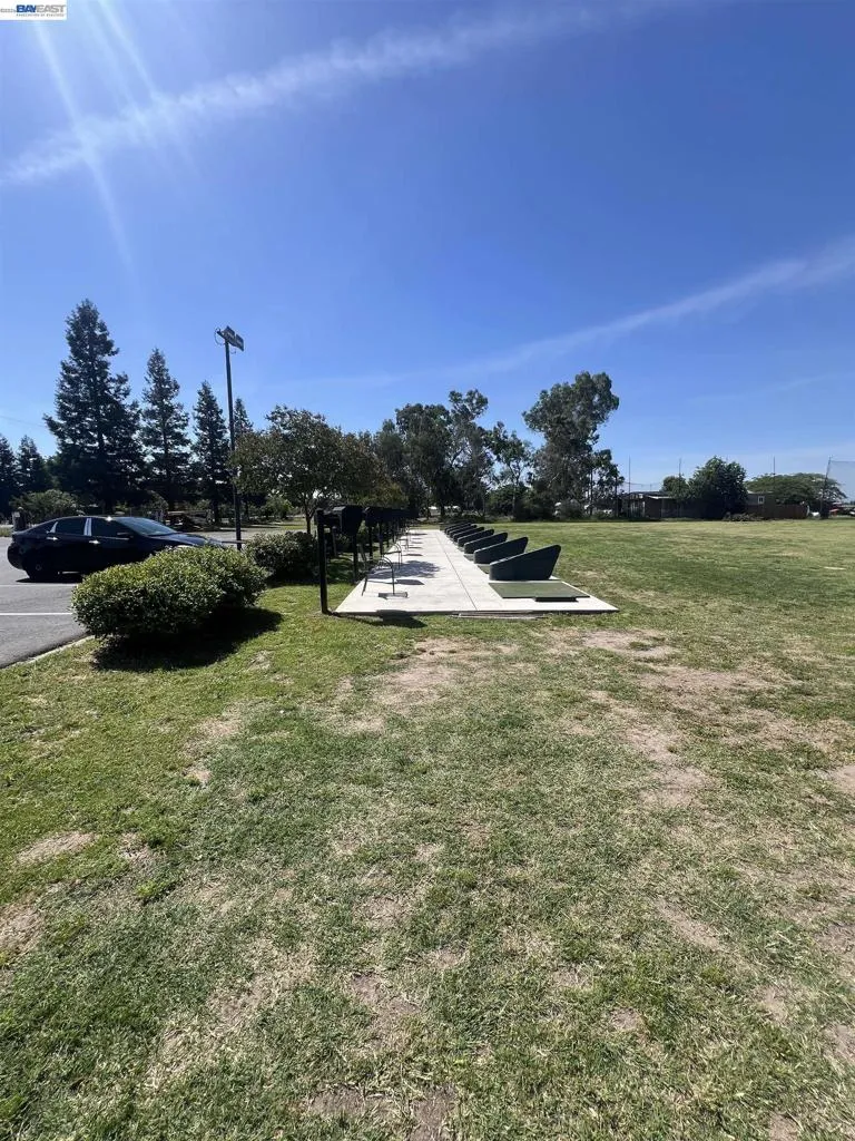 17051 Escalon Bellotta Rd Escalon, CA 95320