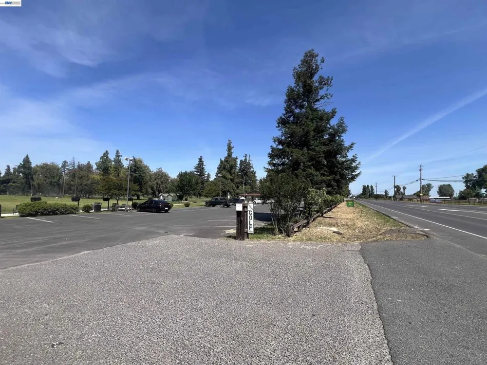 17051 Escalon Bellotta Rd Escalon, CA 95320