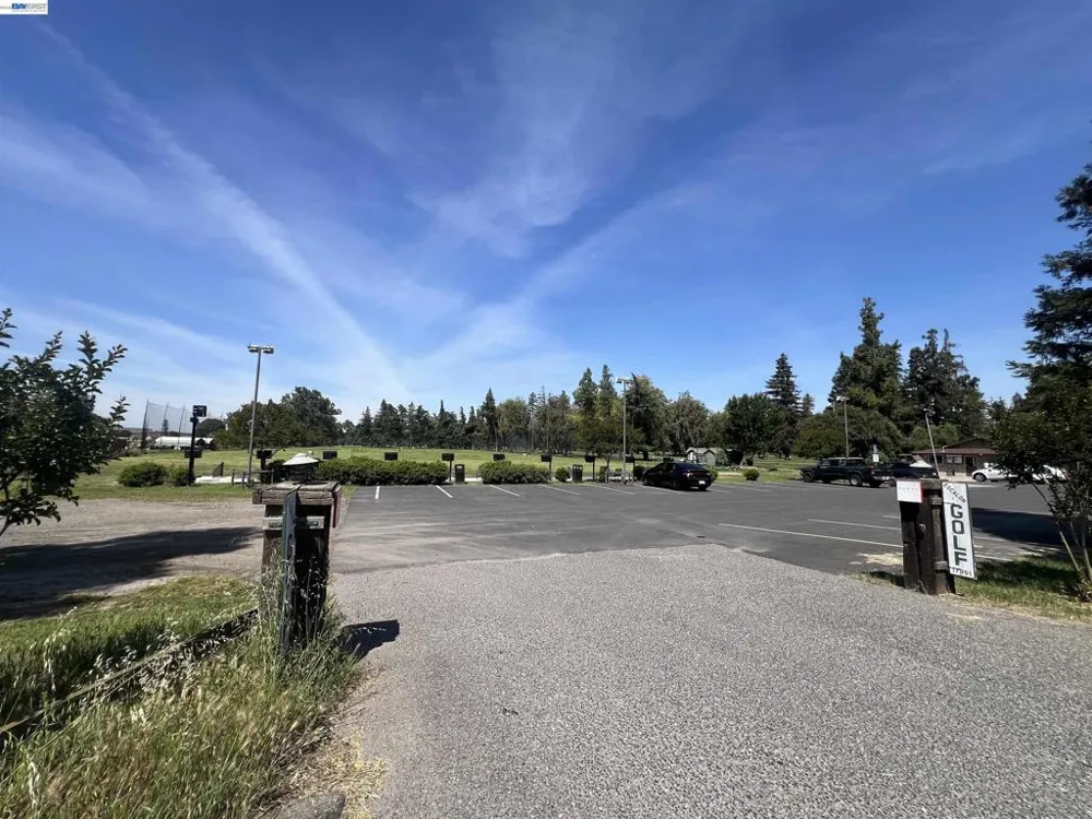 17051 Escalon Bellotta Rd Escalon, CA 95320