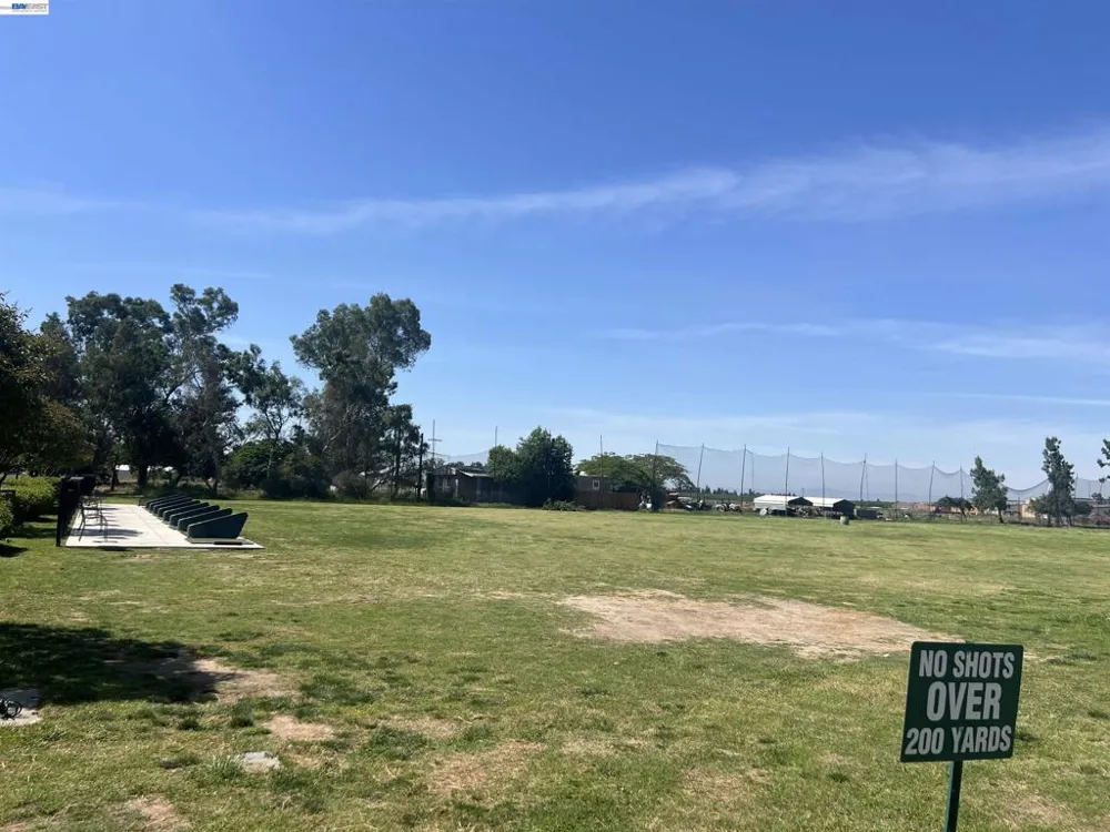 17051 Escalon Bellotta Rd Escalon, CA 95320